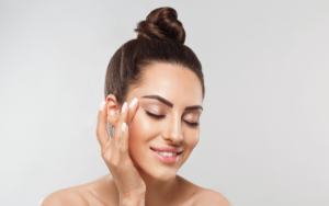 Preenchimento Facial: Rejuvenescimento e Harmonia em Poucos Passos